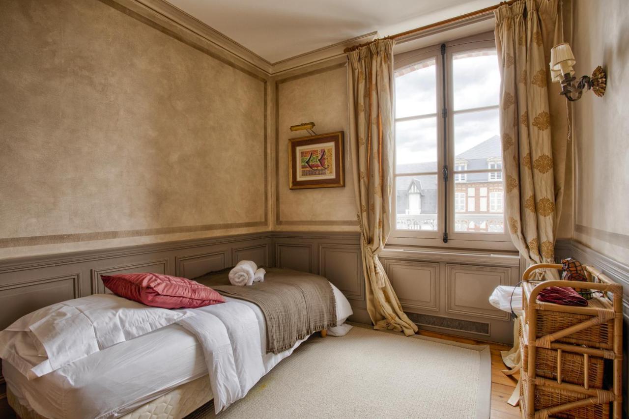 Luxurious 4 Bedroom Duplex, 200M From Place Morny 도빌 외부 사진