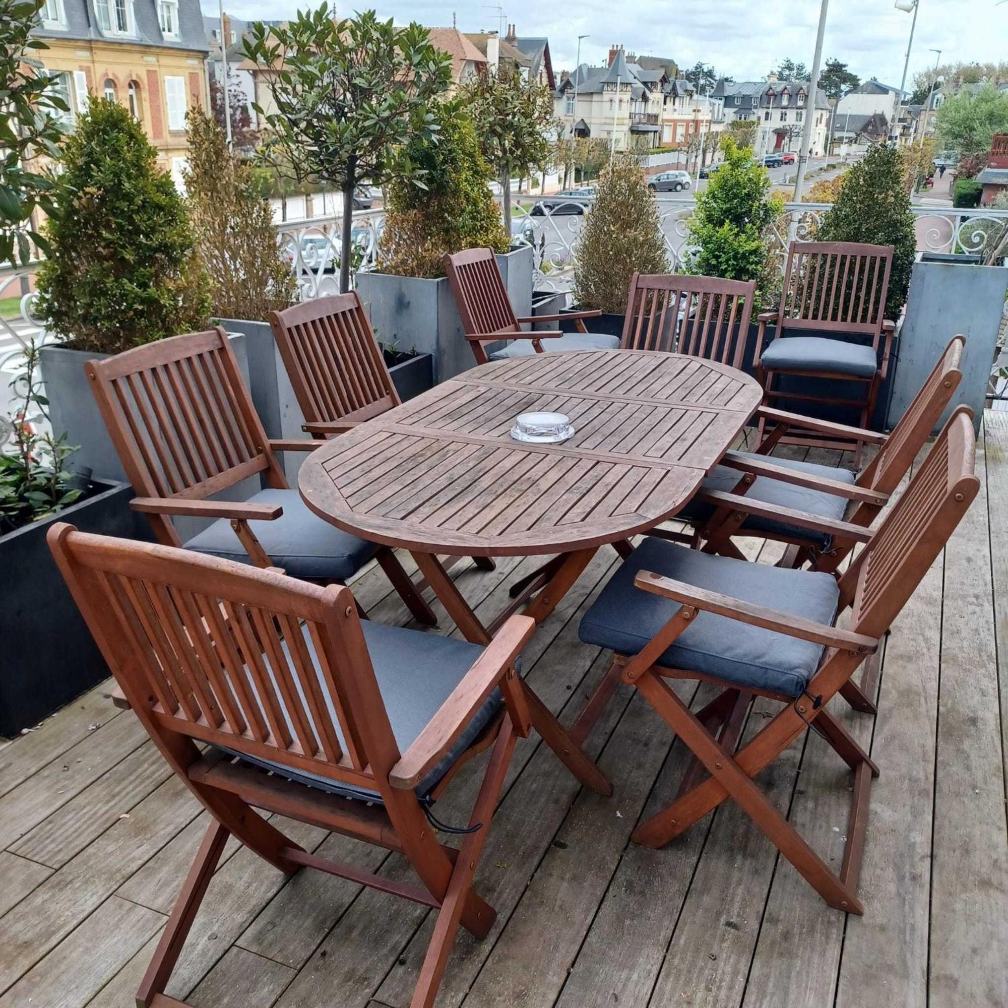 Luxurious 4 Bedroom Duplex, 200M From Place Morny 도빌 외부 사진